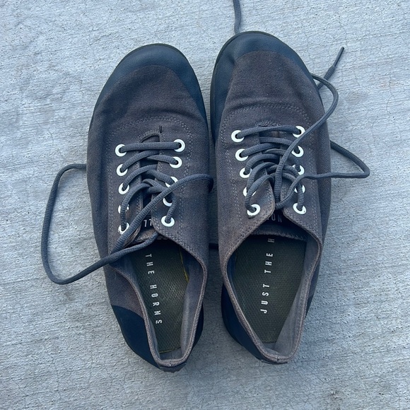 No Bull Canvas Trainer; barely used/worn once; low-top - Picture 1 of 4